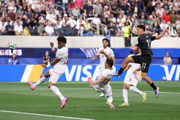 كأس العالم.. التعادل يحسم لقاء نيوزيلندا وإيران
