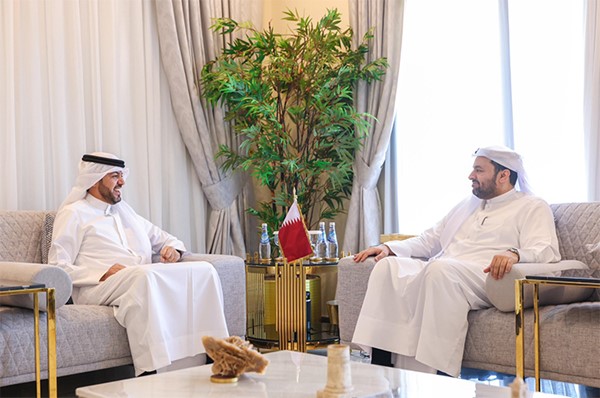 سفيرنا لدى قطر ووزير الدولة القطري يبحثان العلاقات الثنائية وسُبل دعمها وتعزيزها