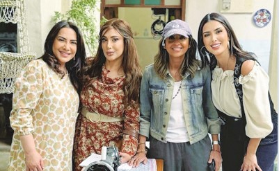 ميس كمر الكائن 404 تجربة مختلفة ولا أحب تقييد الفنان الكوميدي بالنص