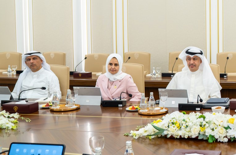 عبدالعزيز المرزوق ود.ريم الفليج وأسامة بودي