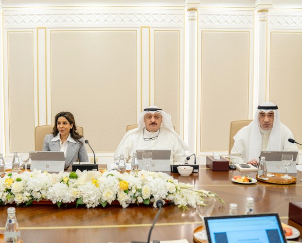 رئيس الوزراء بالإنابة ووزير الداخلية الشيخ فهد اليوسف ود.أحمد العوضي ود.نورة المشعان