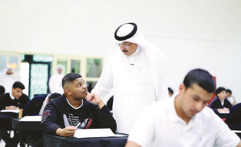 وزير التربية الالتزام باللوائح للمحافظة على نزاهة الامتحانات ومصداقية نتائجها