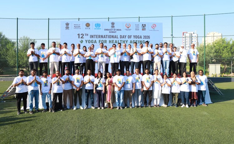 السفيرة الهندية أكثر من 2200 مشارك احتفلوا باليوم العالمي لليوغا في الكويت