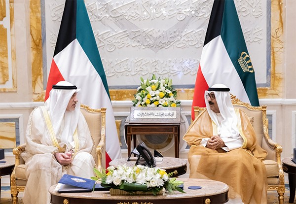 صاحب السمو يستقبل ولي العهد ورئيس الوزراء بالإنابة ووزيري الدفاع والخارجية