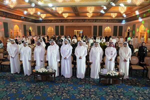  وزير التربية م.سيد جلال الطبطبائي مع قيادات وزارة التربية وجمعية المعلمين الكويتية 
