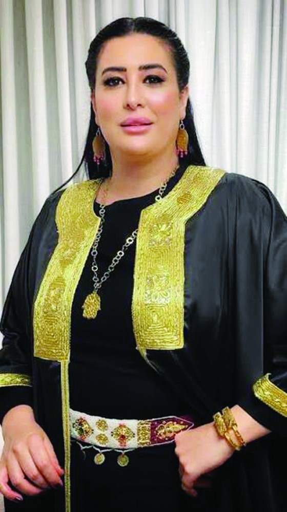 الفنانون يبعثون برسائل الوفاء لآبائهم في يومهم العالمي