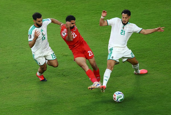 كأس العالم.. الجزائر تفوز وتقصي الأردن من البطولة
