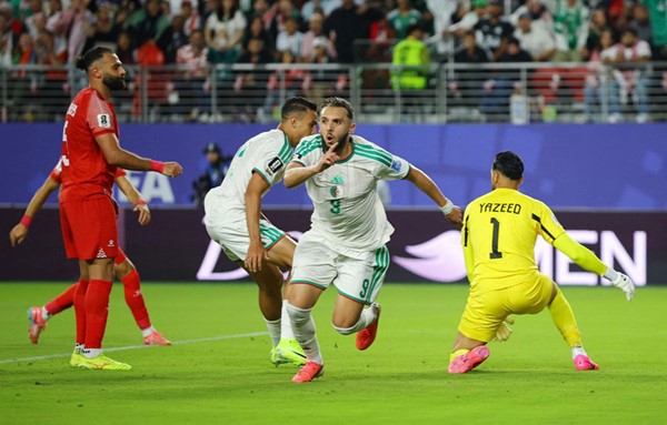 كأس العالم.. الجزائر تفوز وتقصي الأردن من البطولة