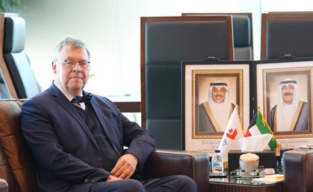 رئيس «الطيران المدني» يبحث مع السفير التشيكي تعزيز التعاون بقطاع الطيران
