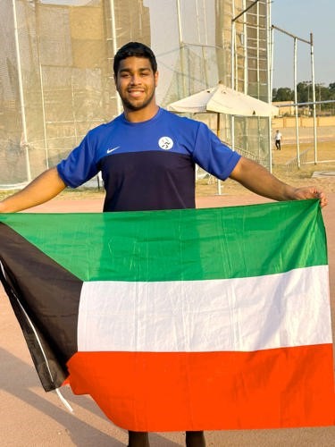 اللاعب طلال الرشود الفائز بذهبية المطرقة تحت 23 سنة