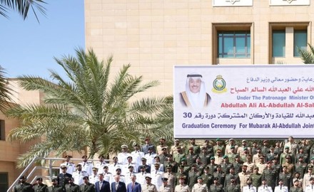 وزير الدفاع: إعداد القيادات العسكرية المستقبلية وتطوير قدراتهم المهنية لخدمة الوطن