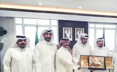 مدير «هيئة الشباب والرياضة» بالتكليف يستقبل رئيس وأعضاء مجلس إدارة النادي الكويتي الرياضي للصم