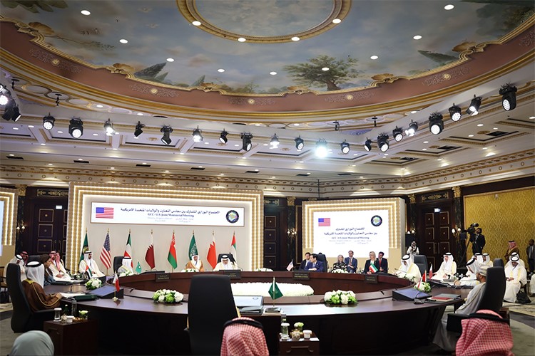 دول الخليج تشدد على احترام السيادة الوطنية وحماية الممرات البحرية