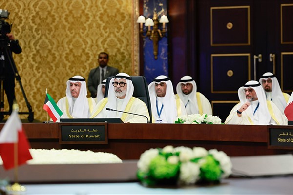 وزير الخارجية الشيخ جراح الجابر خلال مشاركته في الاجتماع 