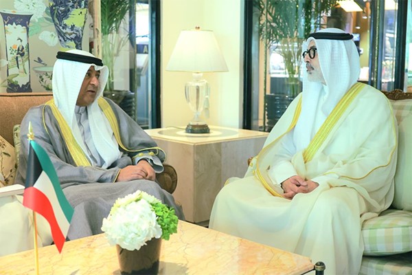 وزير الخارجية يبحث مع الأمين العام لمجلس التعاون آخر المستجدات على الساحة الإقليمية