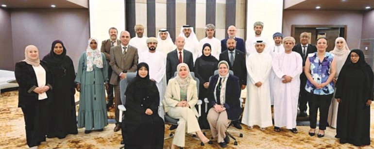 لقطة جماعية للمشاركين في ورشة العمل التشاورية