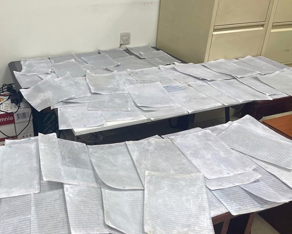 إحباط محاولة تهريب أوراق A4 مشبعة بسائل مادة الكيميكال المخدرة عبر طرد بريدي قادم من لندن