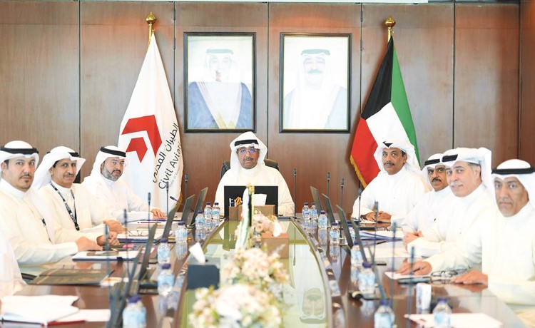 وزير الدفاع تطوير منظومة الطيران المدني وتعزيز جاهزيتها بأعلى معايير الأمن والسلامة