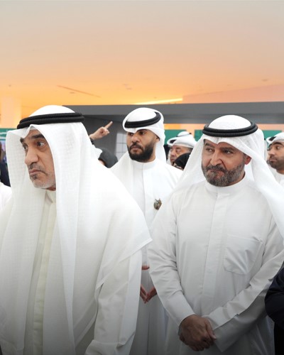 النائب الأول لرئيس مجلس الوزراء ووزير الداخلية الشيخ فهد اليوسف ورئيس مجلس إدارة بيت التمويل حمد المرزوق