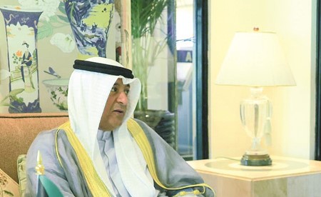 وزير الخارجية يلتقي الأمين العام لمجلس «التعاون»: تعزيز الجهود الداعمة لمسيرة العمل الخليجي المشترك