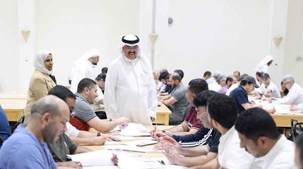 وزير التربية يتفقد كنترول الثانوية العامة للاطلاع على آليات التصحيح والرصد ومراحل إنجاز نتائج الصف الـ 12