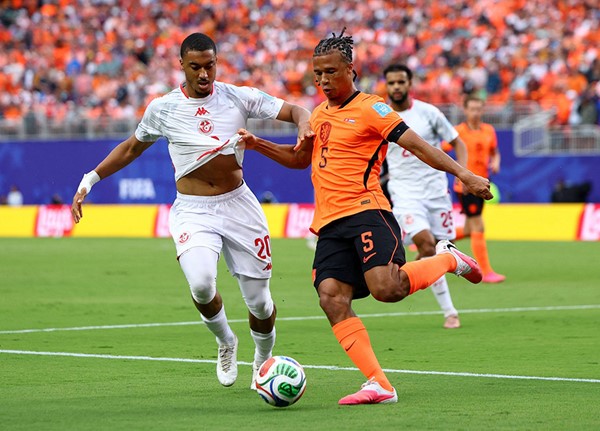 هولندا تتغلب على تونس وتضرب موعداً " ناريا" مع المغرب