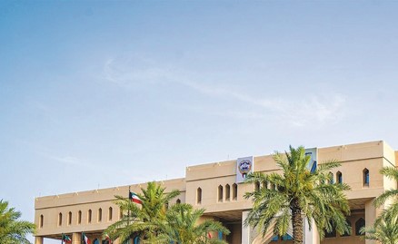 «الأشغال» توسّع أعمال صيانة الطرق والخدمات في 3 محافظات