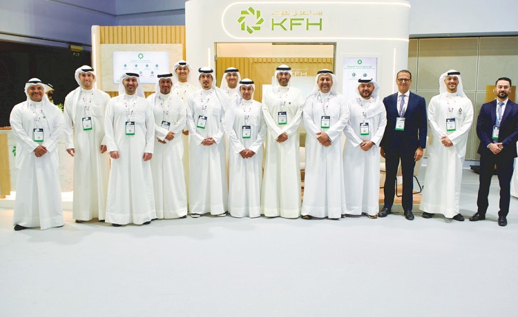 بيت التمويل تستعرض ريادتها في الخدمات المصرفية وأسواق المال