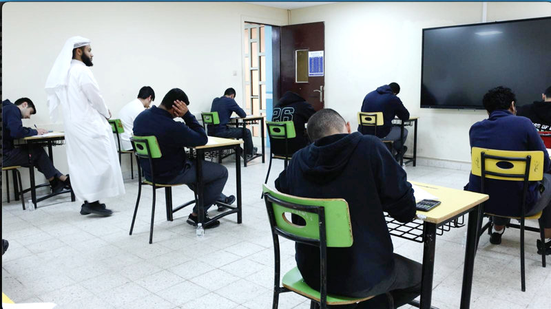 طلبة «العلمي» اختتموا اختباراتهم بـ «الكيمياء».. و«الأدبي» أدوا تاريخ العالم الحديث والمعاصر