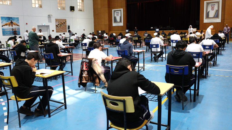 طلبة «العلمي» اختتموا اختباراتهم بـ «الكيمياء».. و«الأدبي» أدوا تاريخ العالم الحديث والمعاصر