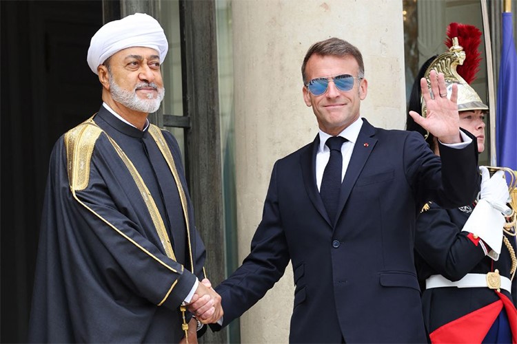 سلطان عمان والرئيس الفرنسي يشهدان توقيع عدد من الاتفاقيات ومذكرات التفاهم