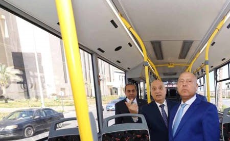وزير النقل يدشن 10 أتوبيسات كهربائية حديثة لدعم منظومة النقل الجماعي الذكي الأخضر بالعاصمة الجديدة
