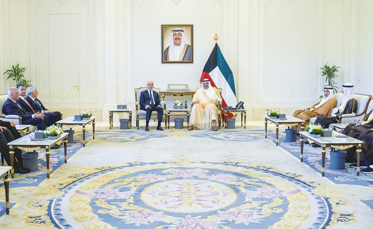 ولي العهد بحث مع وزير الداخلية اللبناني تعزيز التعاون والقضايا المشتركة