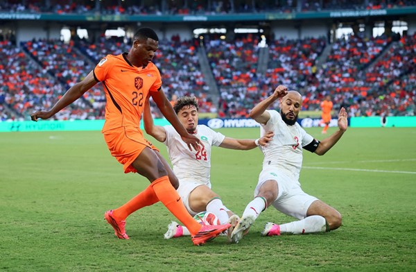 المغرب يعبر هولندا ويلتقي كندا في دور الـ 16 لكأس العالم