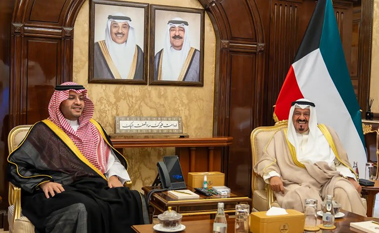 رئيس الوزراء يستقبل الأمير تركي بن محمد بمناسبة زيارته البلاد