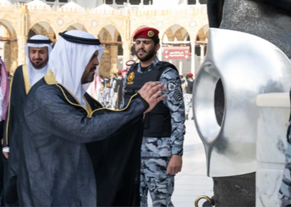 نائب أمير منطقة مكة المكرمة يتشرف بغسل الكعبة المشرفة نيابة عن خادم الحرمين