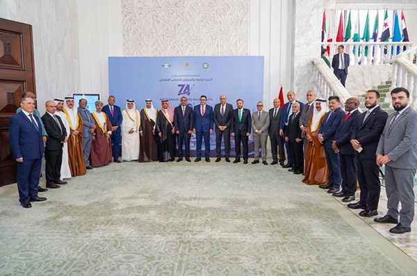 لقطة تذكارية للمشاركين في أعمال الدورة الـ 29 للجمعية العمومية للمنظمة العربية للطيران المدني المنعقدة في الرباط
