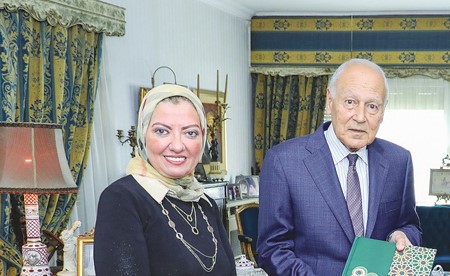 أبوالغيط يتسلم أول نسخة من كتاب «جامعة الدول العربية.. ثمانون عاماً»