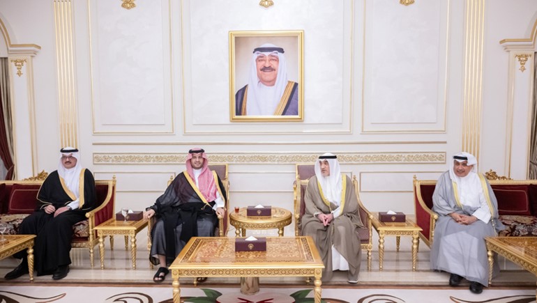 النائب الأول لرئيس الوزراء ووزير الداخلية الشيخ فهد اليوسف خلال استقباله صاحب السمو الملكي الأمير تركي بن محمد بن فهد وزير الدولة عضو مجلس الوزراء بالمملكة العربية السعودية بحضور وزير شؤون الديوان الأميري الشيخ حمد جابر العلي وعميد السلك الديبلوماسي سفير خادم الحرمين الشريفين صاحب السمو الأمير سلطان بن سعد