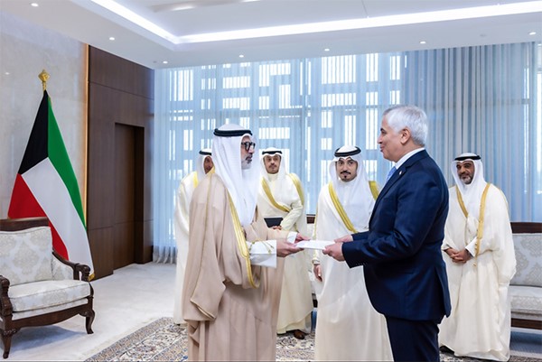 وزير الخارجية يتسلم نسخة من أوراق اعتماد سفير طاجيكستان الجديد لدى البلاد