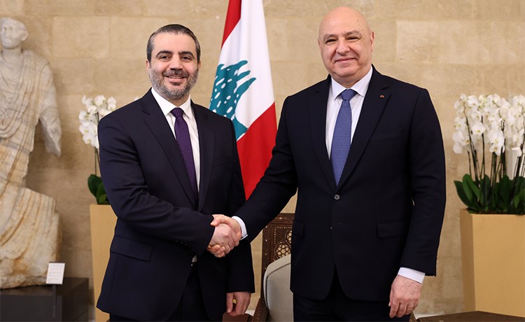 الرئيس اللبناني يبحث مع وزير الخارجية السوري العلاقات الثنائية ويتسلم دعوة رسمية لزيارة دمشق
