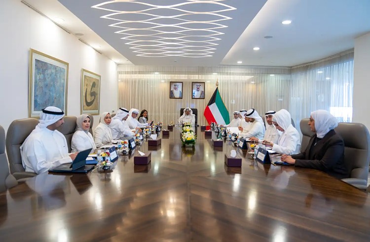 رئيس الوزراء يترأس اجتماع اللجنة الوزارية لمتابعة المشاريع التنموية