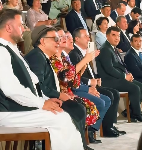 د. عامر جعفر بين أعضاء لجنة التحكيم