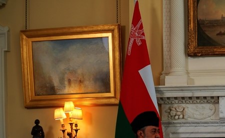 سلطان عمان يبحث مع رئيس وزراء بريطانيا منع التصعيد ودعم الجهود الهادفة إلى استئناف الملاحة عبر الممرات المائية في الخليج