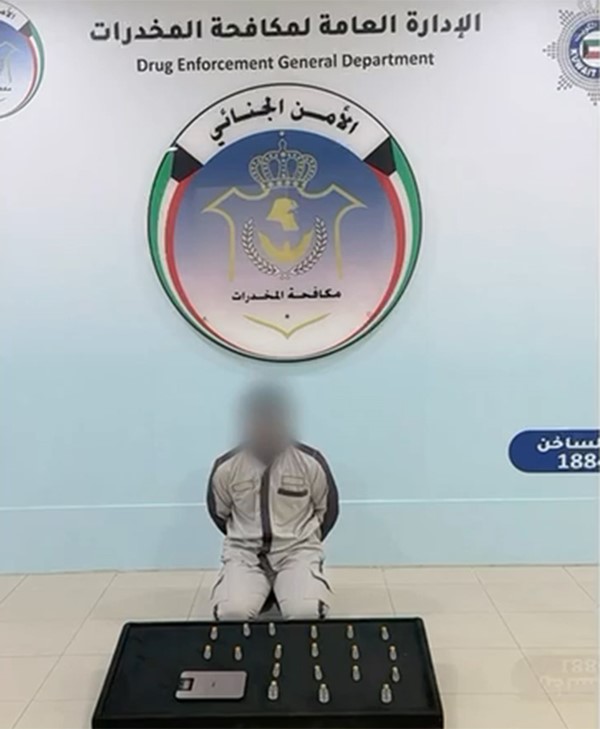 بالفيديو.. ضبط 10 متهمين بمؤثرات عقلية ومخدرات وحصيلة بيع وأحدهم اصطدم بمركبات «المكافحة» أثناء ضبطه متلبساً