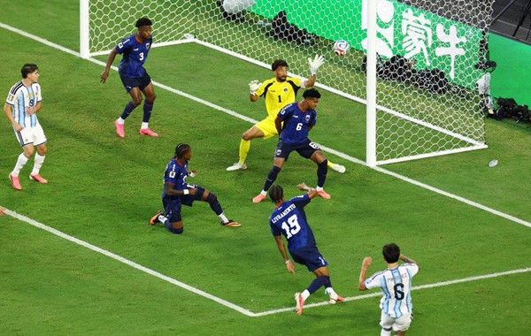 بصعوبة.. الأرجنتين يعبر الرأس الأخضر في مونديال 2026