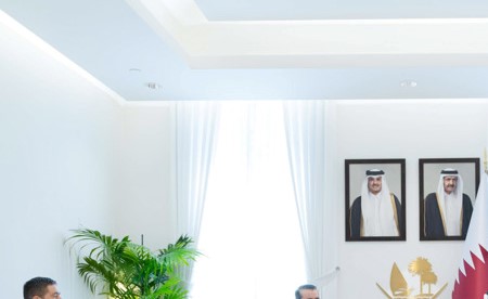 رئيس مجلس الوزراء وزير الخارجية القطري يبحث مع وزير الخارجية السوري علاقات التعاون
