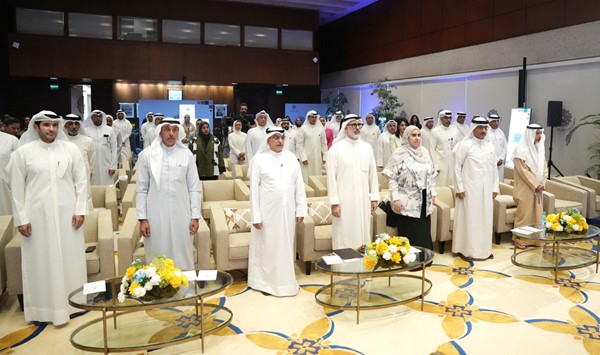   وزير الخارجية ورئيس مجلس إدارة الصندوق الشيخ جراح الجابر والمدير العام للصندوق الكويتي للتنمية الاقتصادية العربية بالوكالة وليد البحر ونائب وزير الخارجية السفير حمد المشعان ووكيلة «المالية» أسيل المنيفي وعدد من الحضور