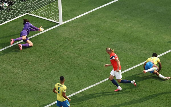 النرويج تجتاز البرازيل إلى ربع نهائي كأس العالم