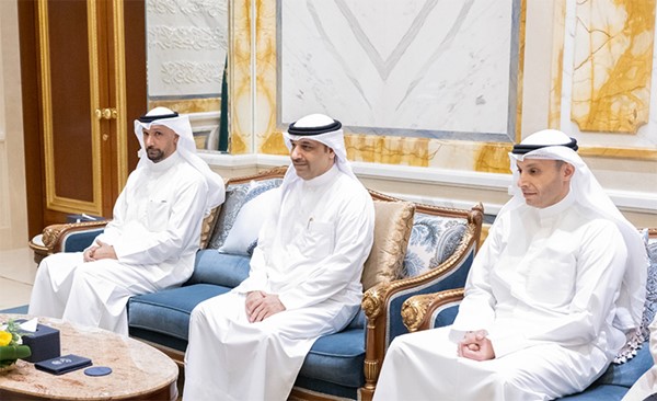 الأمير يستقبل وزير التربية وقياديي الوزارة: الارتقاء بالمسيرة التعليمية وتحقيق كافة التطلعات والطموحات